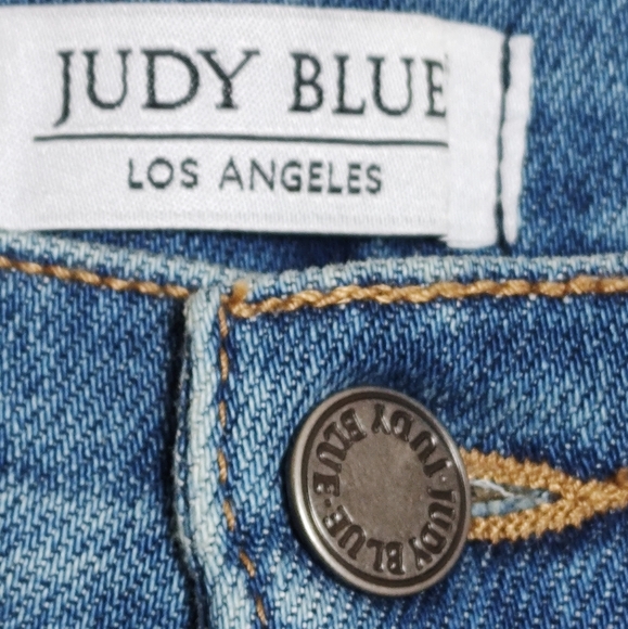 Judy Blue Women's Straight Leg High Rise Jeans in Classic Blue - Picture 4 of 9